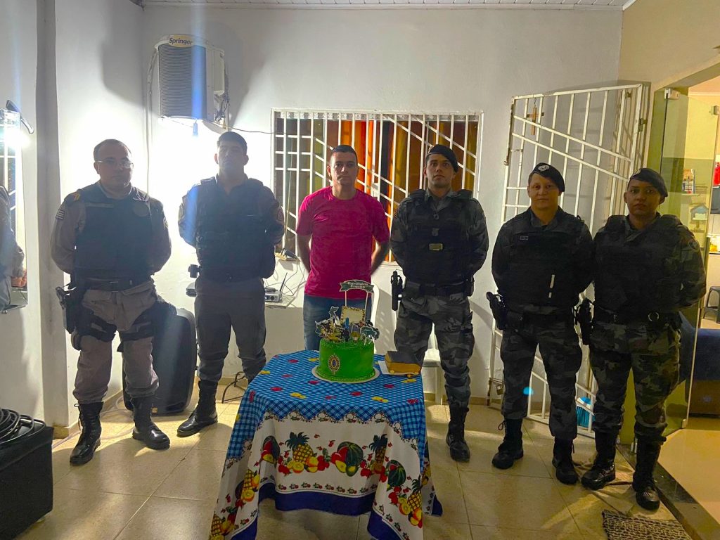Fã da PM realiza sonho de ter a Polícia Militar em seu aniversário