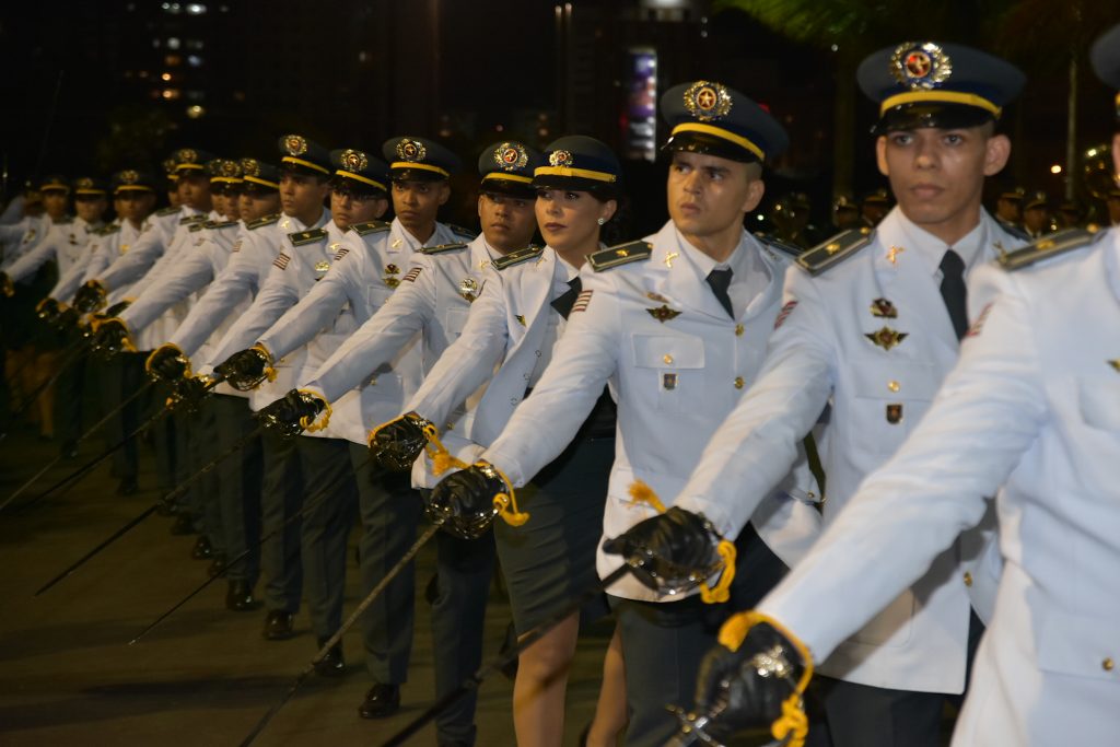 PMMA apresenta à sociedade 49 novos aspirantes durante solenidade militar