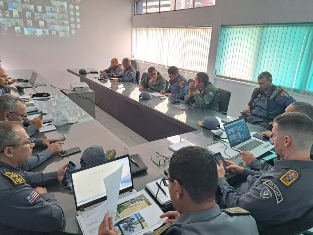 Comandante Geral realiza reunião de alinhamento estratégico com alto comando, comandantes da região metropolitana e do interior