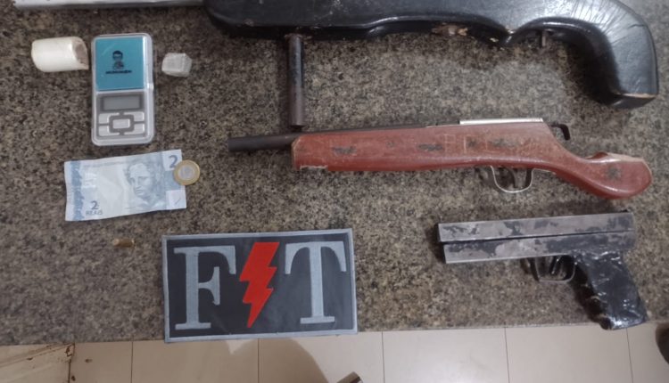 Polícia Militar prende homem por porte ilegal de arma de fogo e tráfico de drogas em Vargem Grande