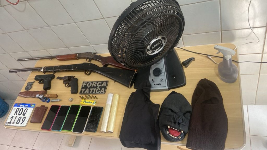 Polícia Militar prende quadrilha com três armas de fogo e munições na cidade de Codó