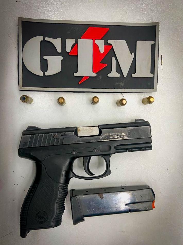 Polícia militar prende dupla com arma de fogo no bairro da Monte Castelo em São Luís