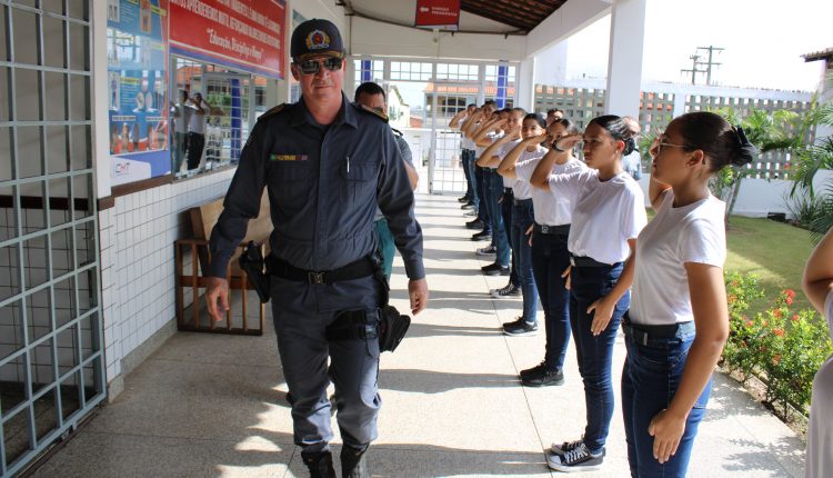 Comandante-geral da PM visita Colégio Militar Tiradentes I (CMT I) e dá as boas-vindas aos novos alunos