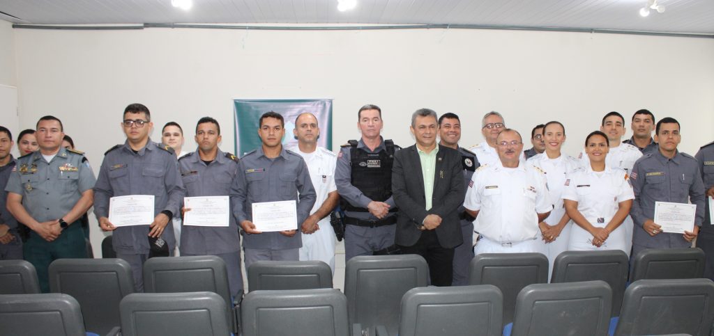 Policiais militares concluem 1º Curso de podologia e ferrageamento da PMMA