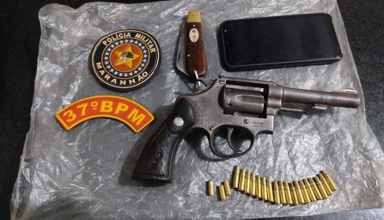 HOMEM É PRESO POR PORTE ILEGAL DE ARMA DE FOGO EM FORMOSA DA SERRA NEGRA
