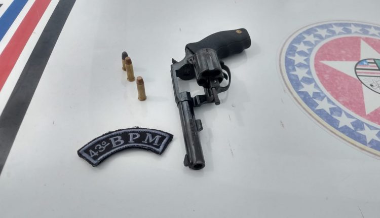 HOMENS SÃO PRESOS POR PORTE ILEGAL DE ARMA DE FOGO NA VILA VITÓRIA