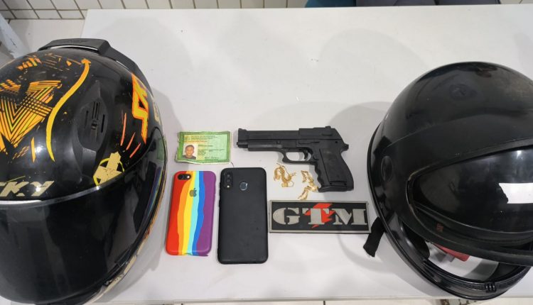 PM PRENDE ASSALTANTES NA CIDADE OLÍMPICA E APREENDEM SIMULACRO DE ARMA DE FOGO