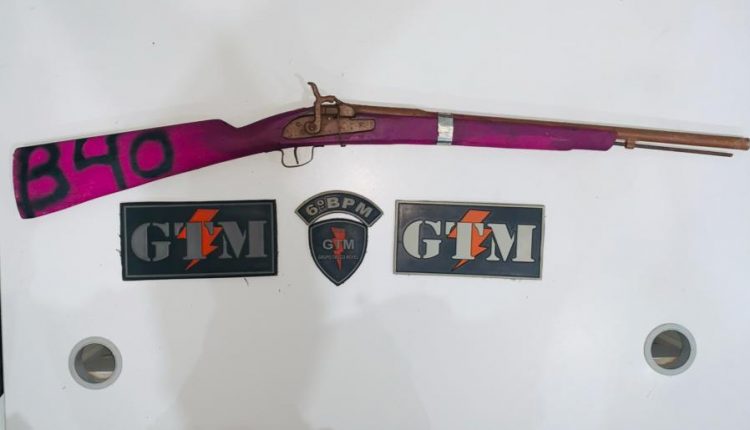 Grupo Tático Móvel do 6º Batalhão de Polícia Militar apreende arma de fogo no bairro Geniparana