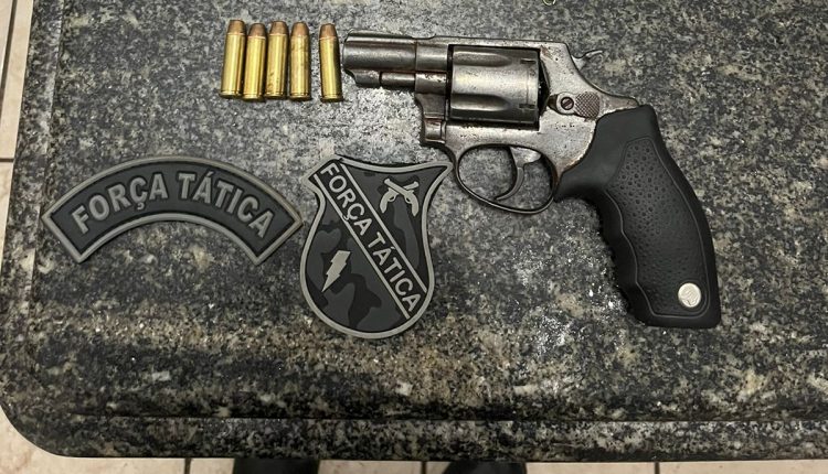 FORÇA TÁTICA DE PEDREIRAS REALIZA PRISÃO DE HOMEM POR EMBRIAGUEZ AO VOLANTE E APREENDE ARMA DE FOGO