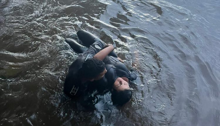 Tenente da PMMA salva mulher de afogamento no Rio Munim, em Presidente Juscelino