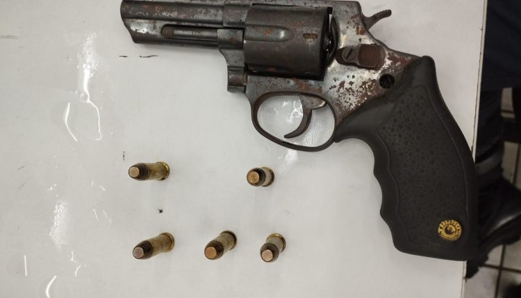 POLICIA MILITAR APREENDE ARMA DE FOGO NO BAIRRO MONTE CASTELO EM SÃO LUÍS